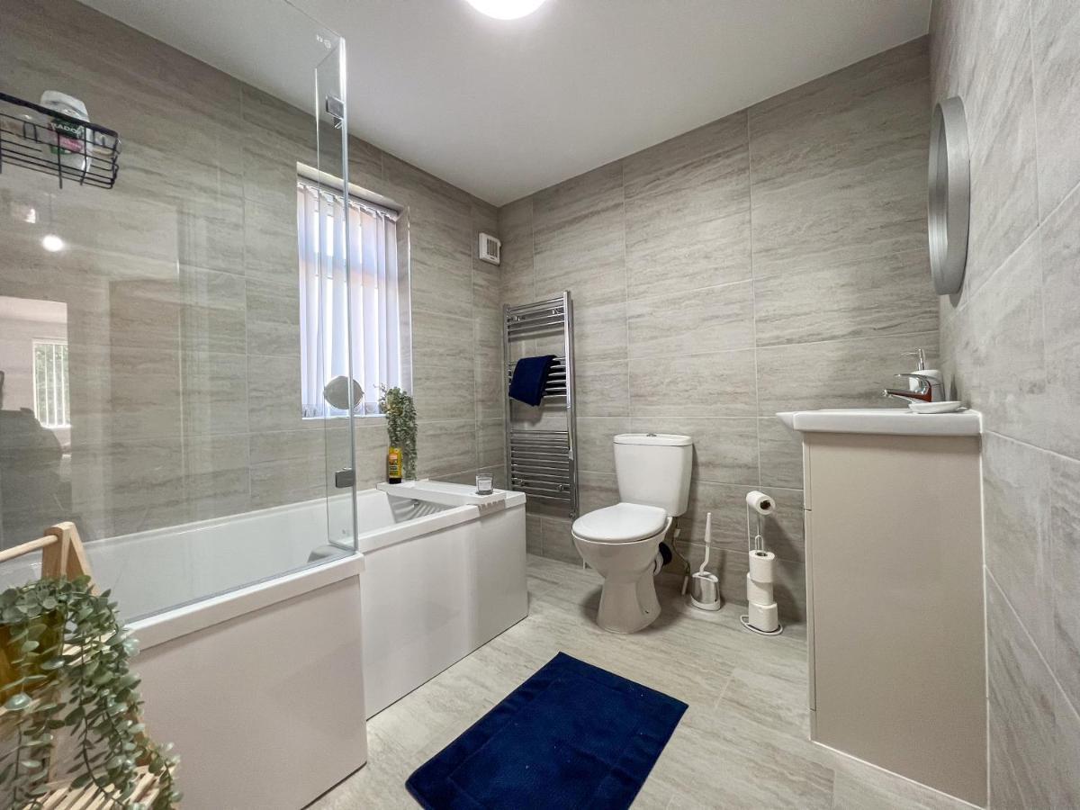 Heartland House, 7 Spacious Bedrooms Sleeps 4 Plus, Near Nec, Jlr,Bhx Birmingham Eksteriør billede