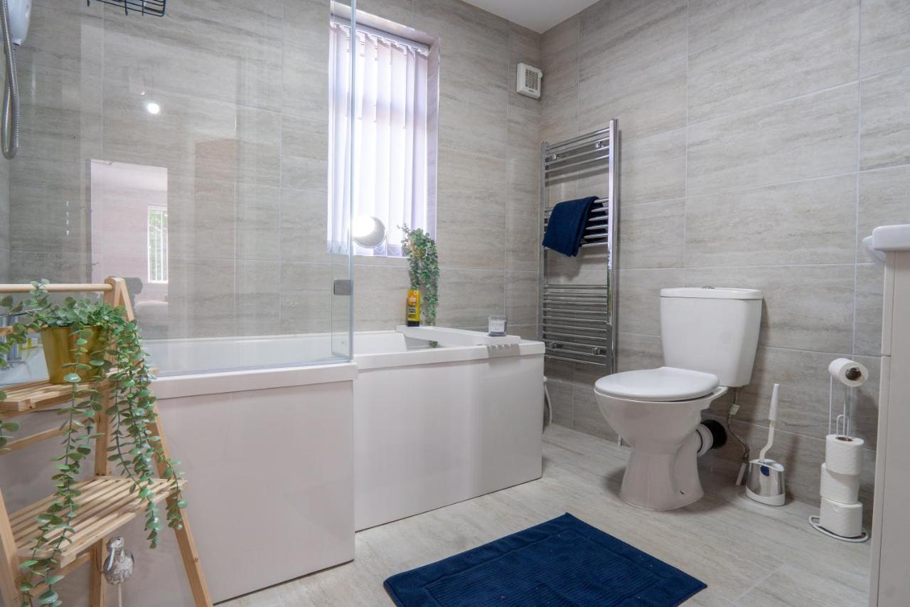 Heartland House, 7 Spacious Bedrooms Sleeps 4 Plus, Near Nec, Jlr,Bhx Birmingham Eksteriør billede